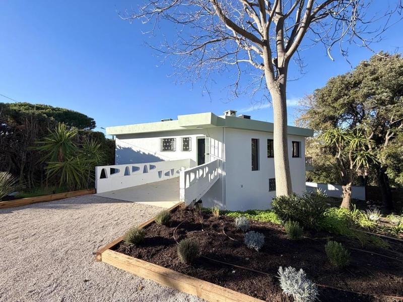 Maison - 212 m² - 7 pièces