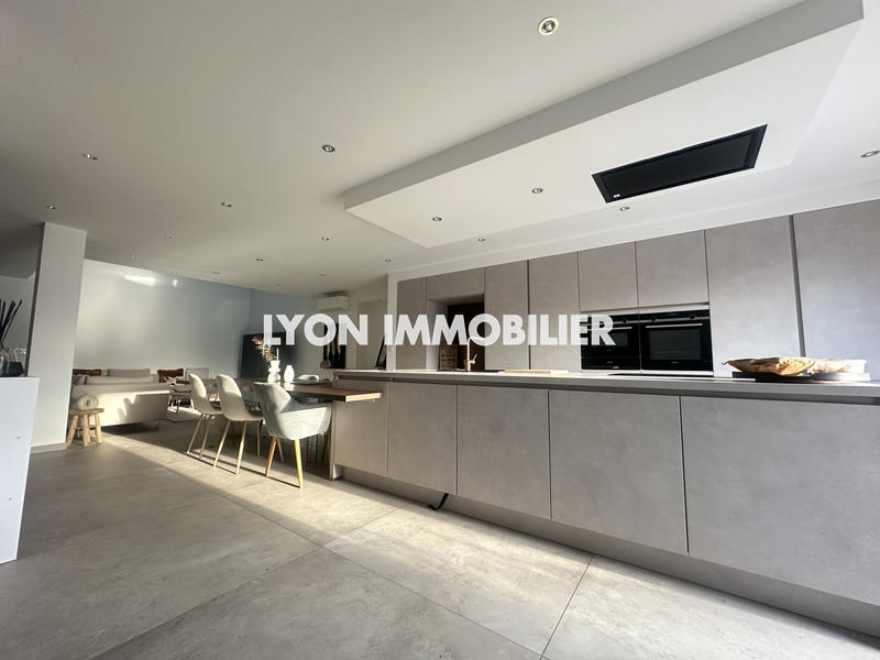 Maison - 208 m² - 5 pièces