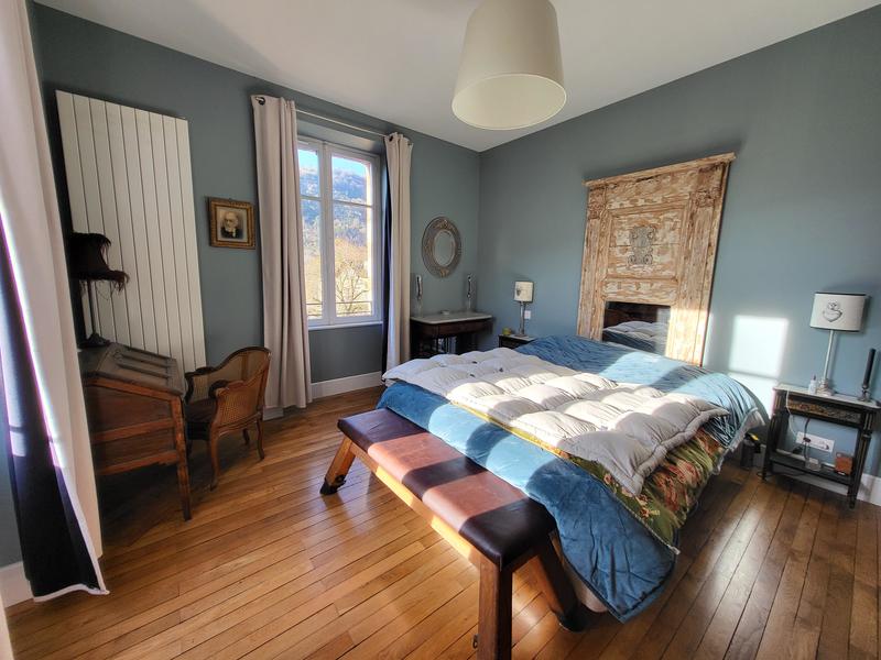 Maison - 225 m² - 10 pièces