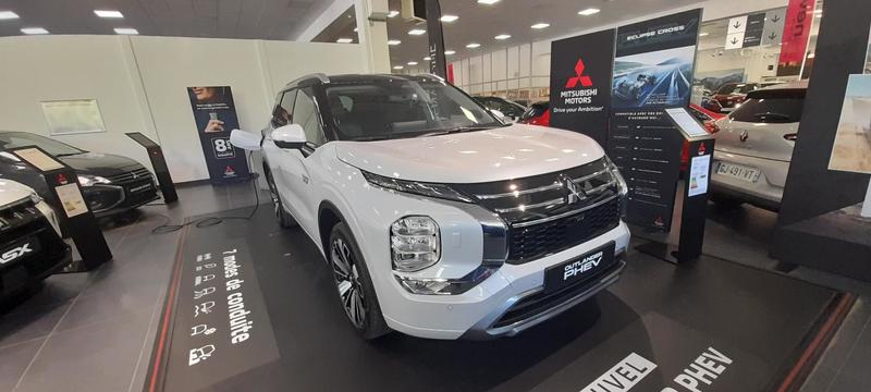 Mitsubishi Outlander 2.4 Mivec Phev 306 4wd Instyle