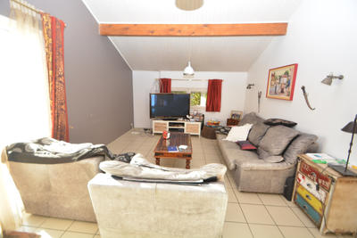 Maison - 234 m² - 10 pièces