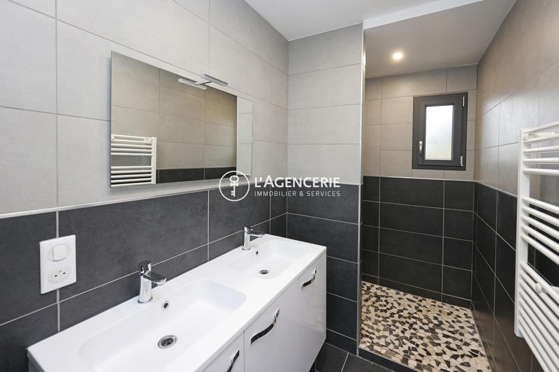 Villa - 120 m² - 5 pièces