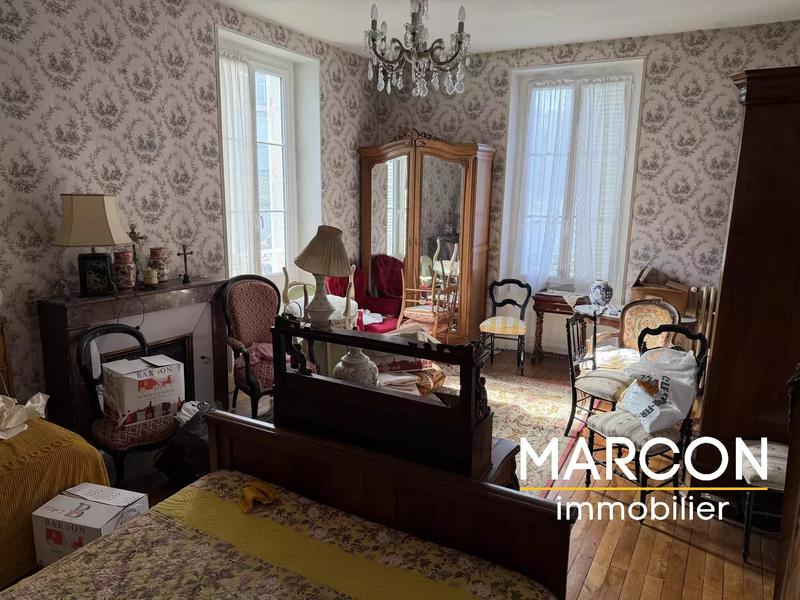 Maison - 177 m² - 7 pièces