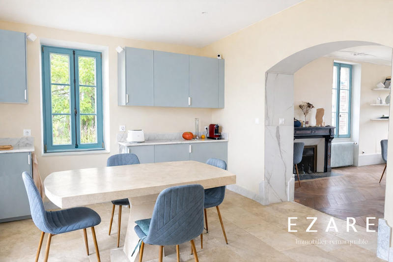 Maison - 351 m² - 10 pièces