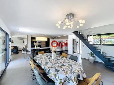 Villa - 169 m² - 5 pièces