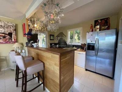 Maison - 312 m² - 7 pièces