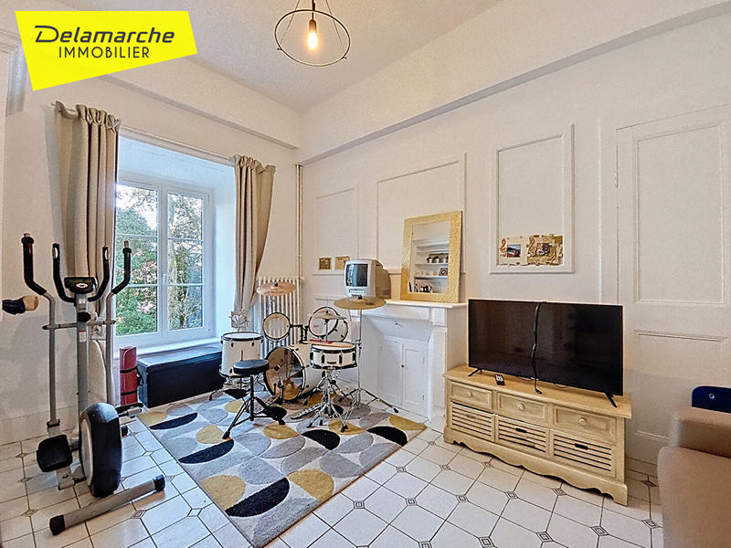 Maison - 325 m² - 11 pièces