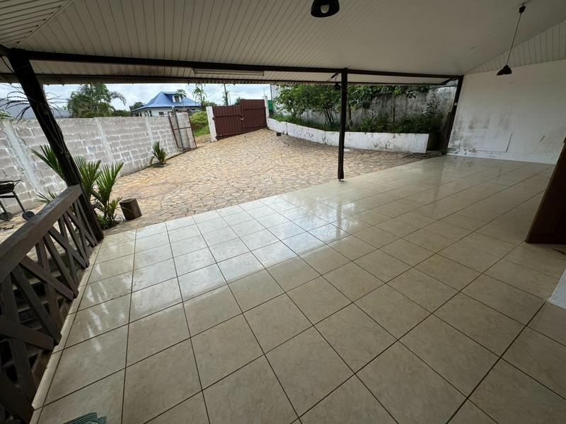 Maison - 90 m² - 5 pièces