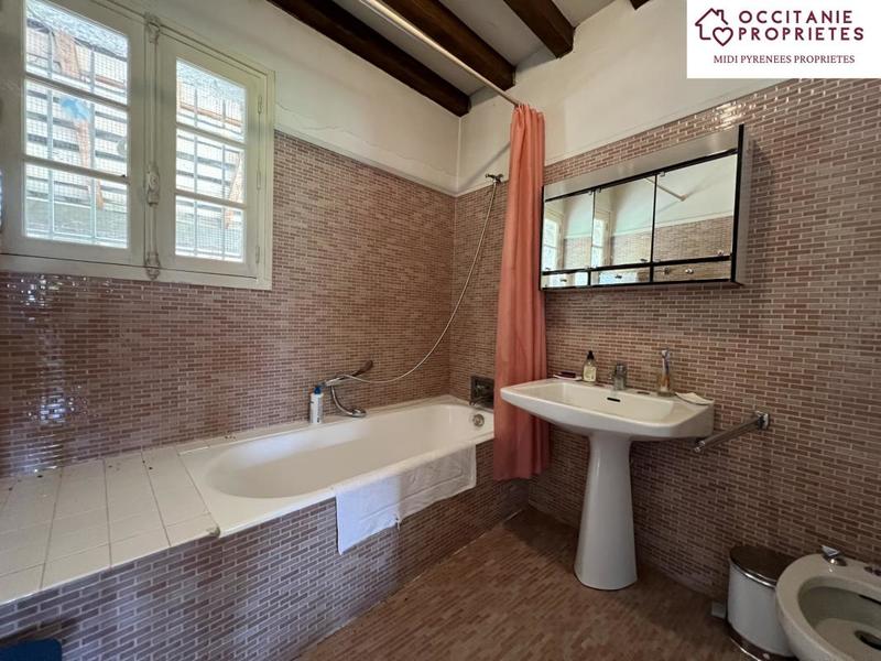 Propriété - 213 m² - 7 pièces