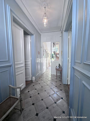 Maison - 290 m² - 11 pièces