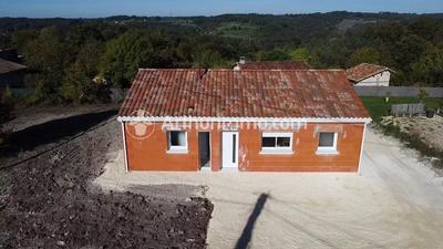 Maison - 92 m² - 5 pièces