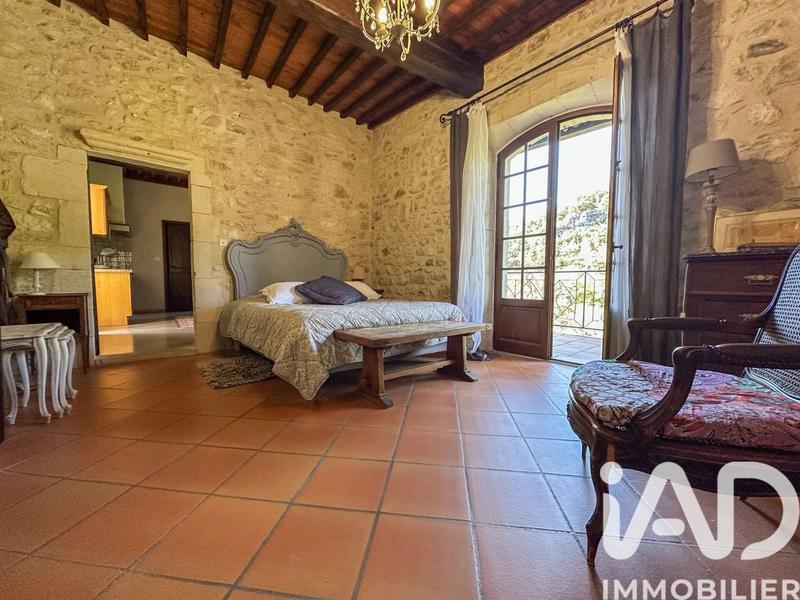 Maison - 360 m² - 12 pièces