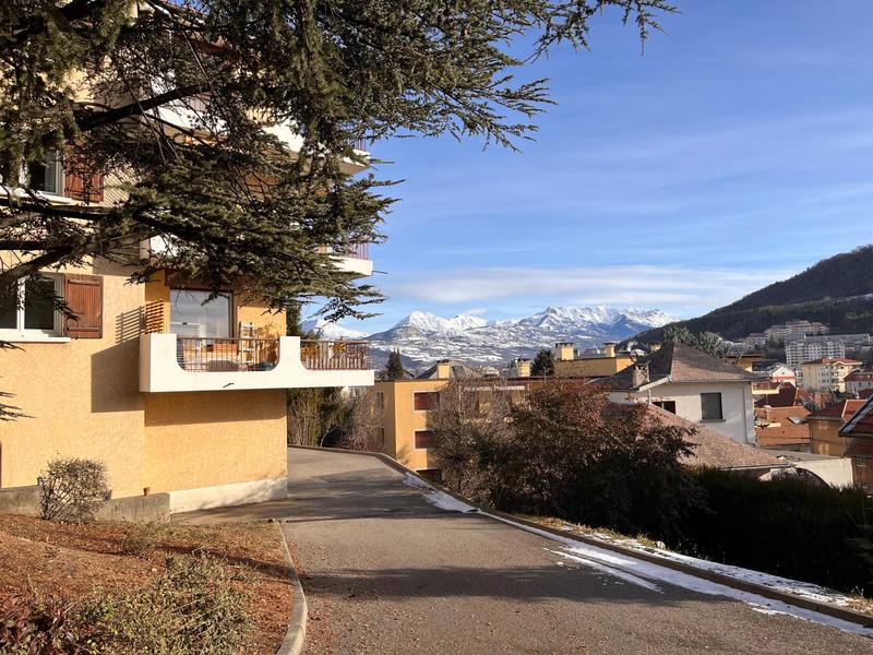 Appartement - 82 m² - 4 pièces