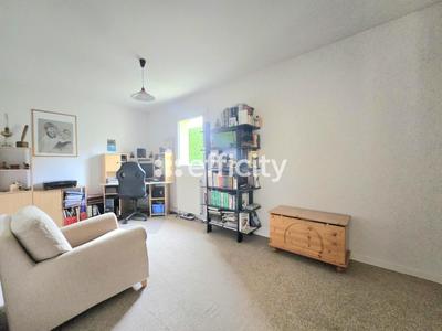 Pavillon - 130 m² - 6 pièces