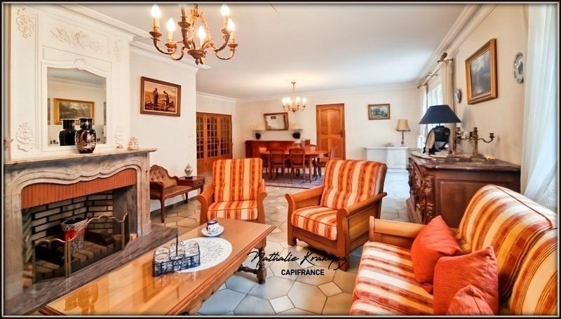 Maison - 243 m² - 8 pièces