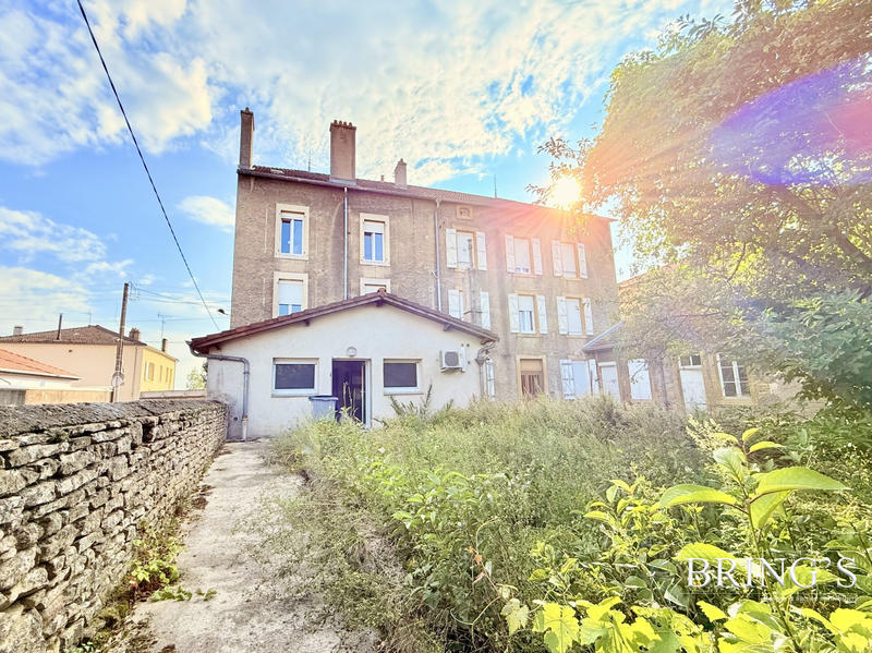 Local commercial - 100 m² - 4 pièces