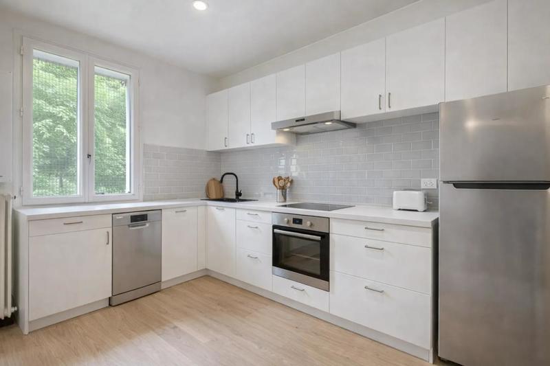 Maison - 232 m² - 9 pièces