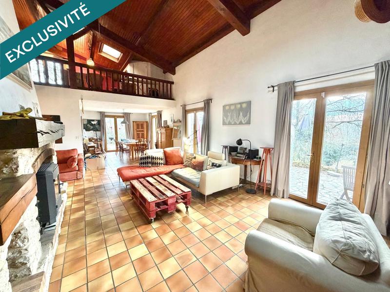 Maison - 282 m² - 9 pièces