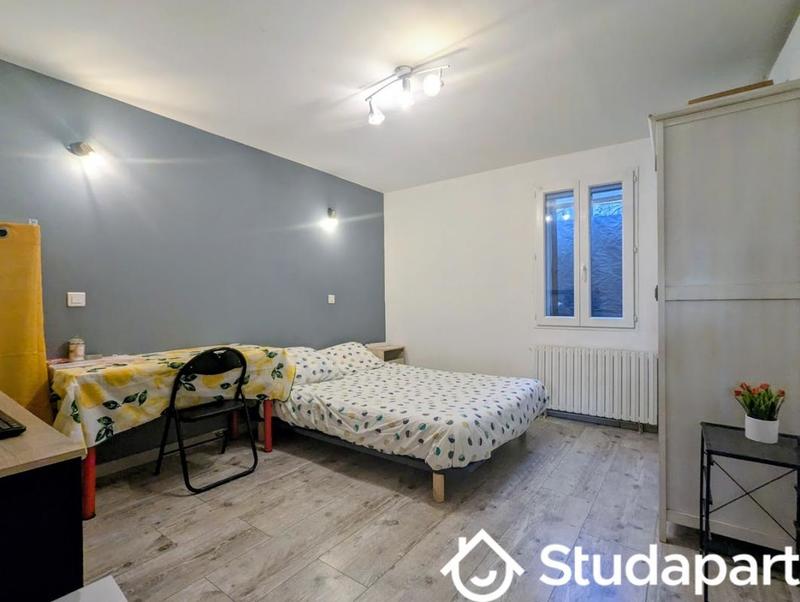 Chambre - 14 m² - 1 pièce