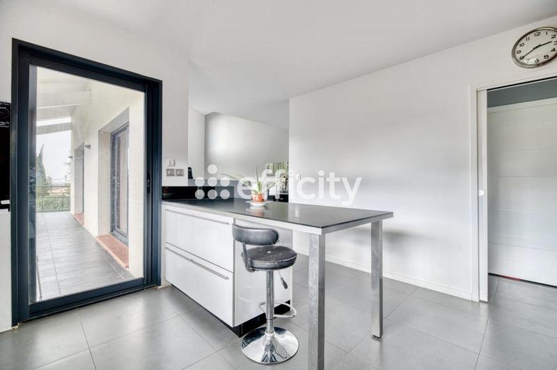 Maison - 246 m² - 7 pièces