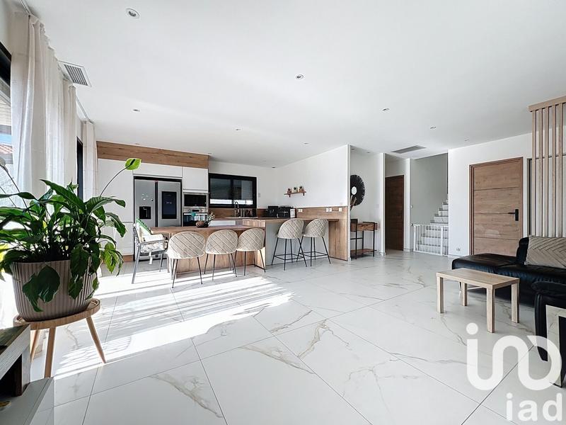 Maison - 143 m² - 5 pièces