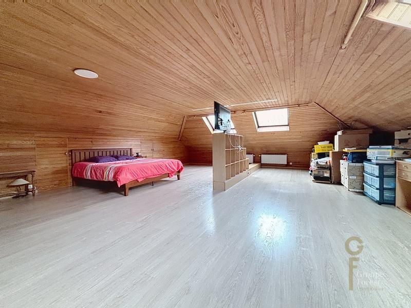 Maison - 242 m² - 7 pièces