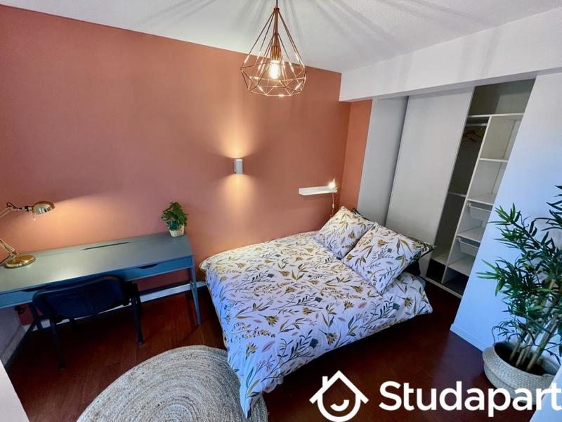 Chambre - 12 m² - 1 pièce