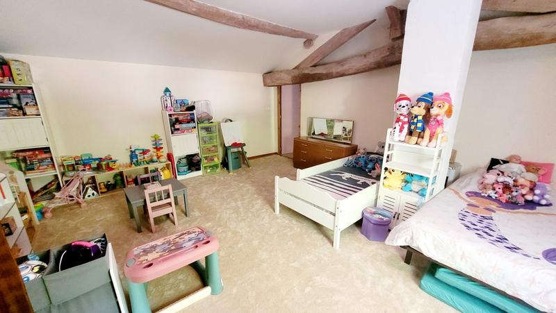 Maison - 230 m² - 9 pièces