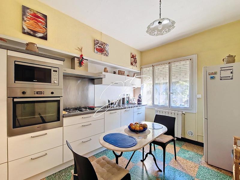 Maison - 243 m² - 7 pièces