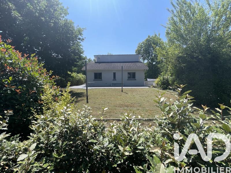 Maison - 212 m² - 7 pièces