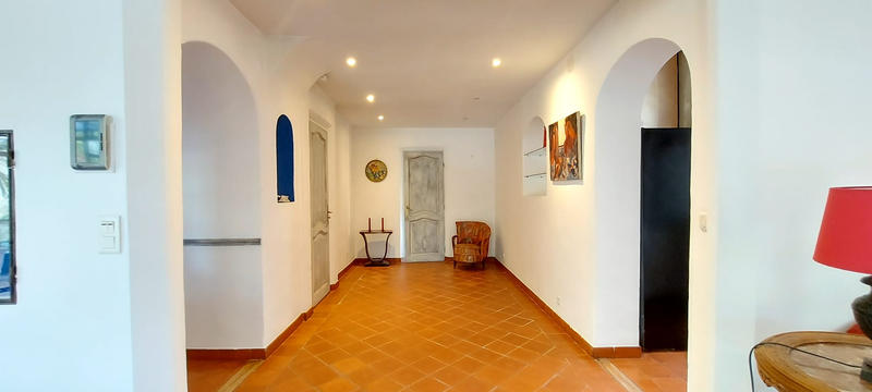 Villa - 182 m² - 6 pièces