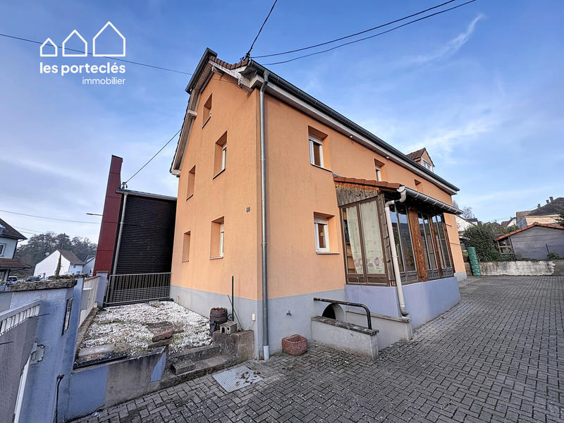 Maison - 180 m² - 6 pièces