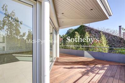 Appartement - 218 m² - 6 pièces