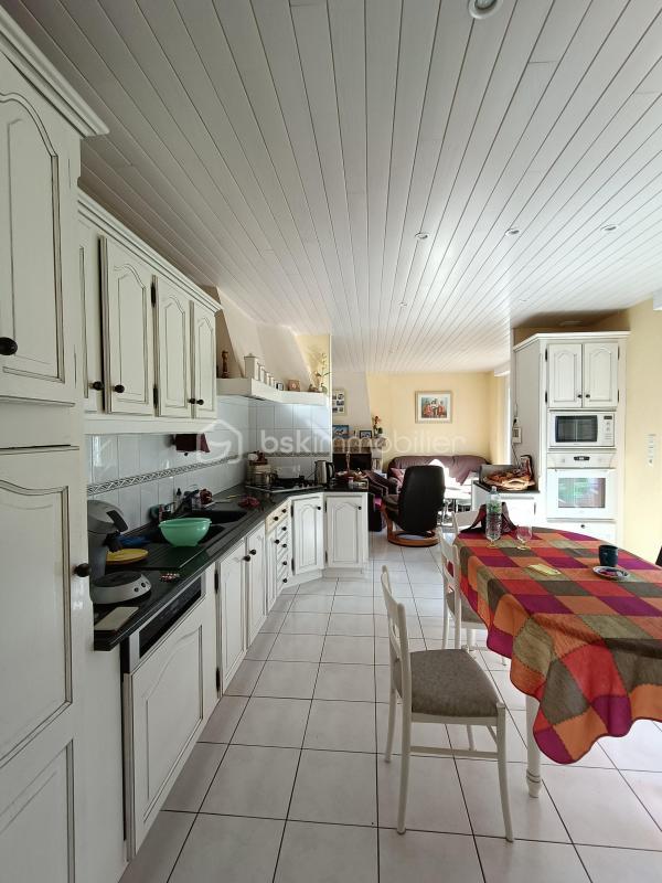 Demeure - 240 m² - 13 pièces