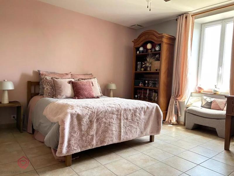 Demeure - 224 m² - 7 pièces