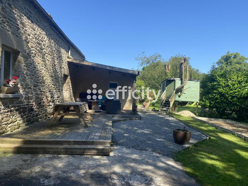 Maison - 395 m² - 13 pièces