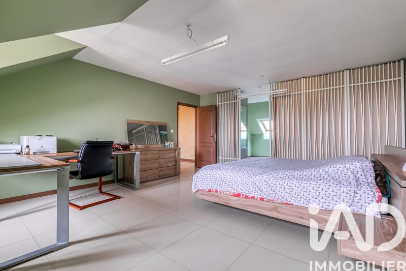 Maison - 220 m² - 6 pièces