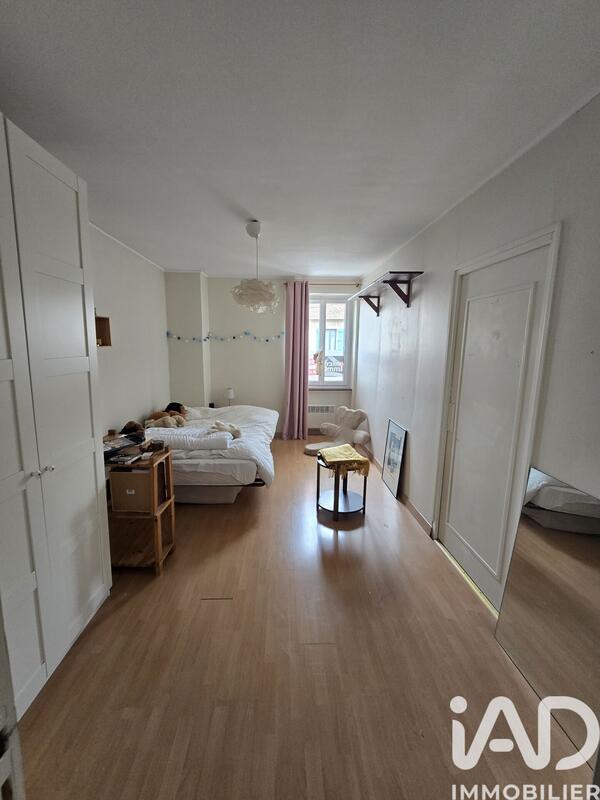 Maison - 235 m² - 7 pièces