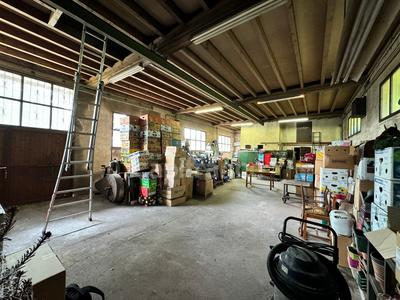 Local artisanal - 223 m² - 4 pièces