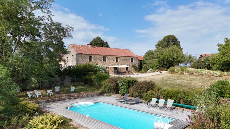 Maison - 440 m² - 13 pièces