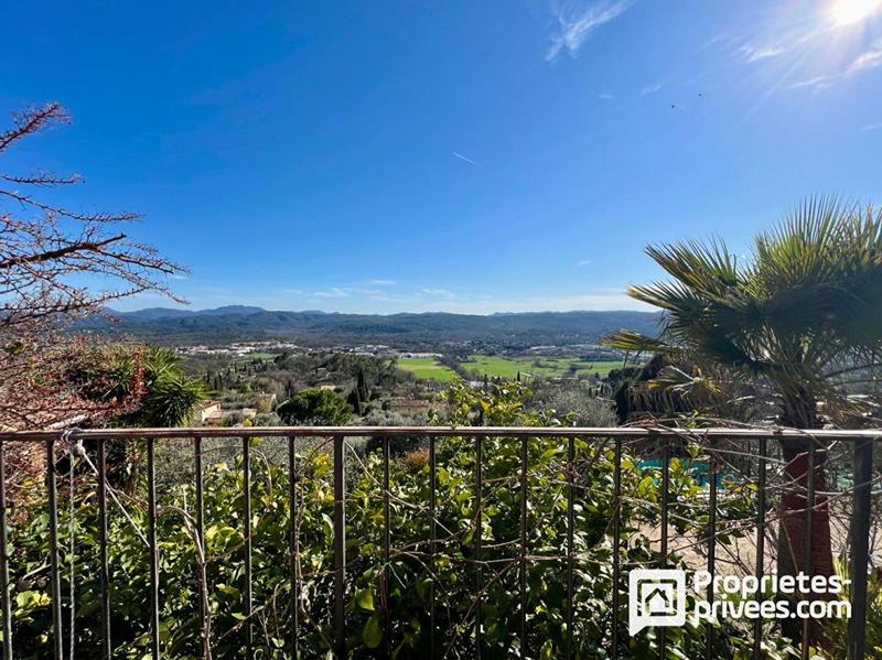 Maison - 214 m² - 6 pièces