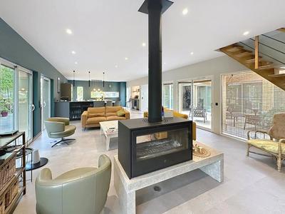 Maison - 320 m² - 9 pièces