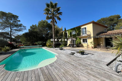 Maison - 180 m² - 6 pièces