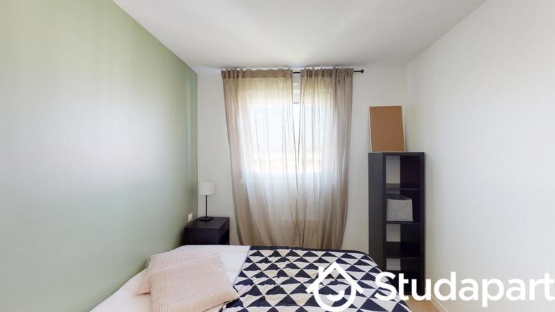 Chambre - 10 m² - 1 pièce