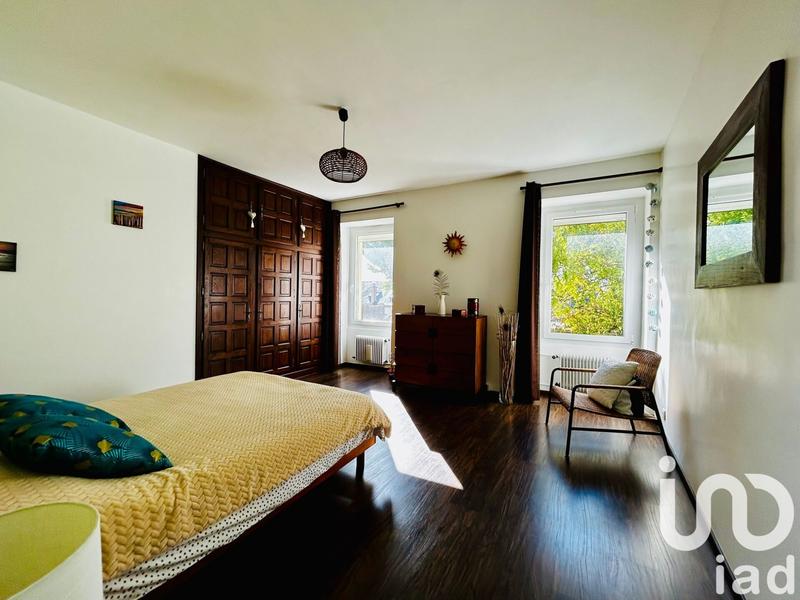 Maison - 224 m² - 6 pièces