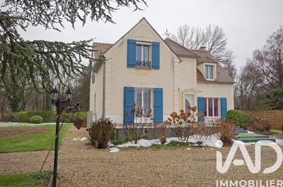 Maison - 202 m² - 9 pièces