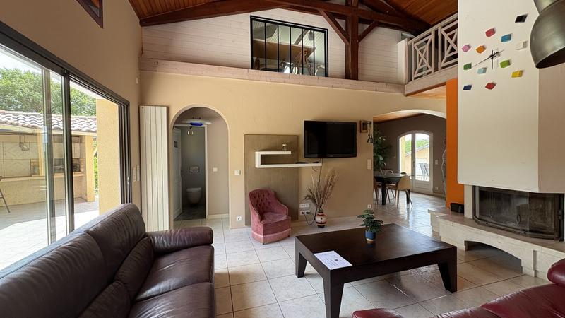 Maison - 180 m² - 7 pièces