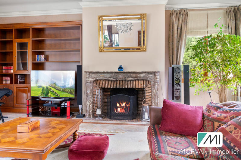 Maison - 365 m² - 12 pièces