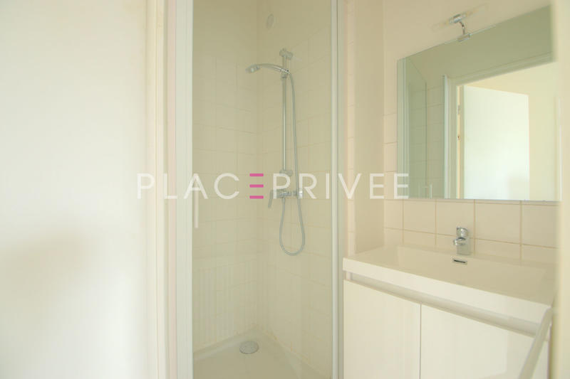 Immeuble - 19 pièces