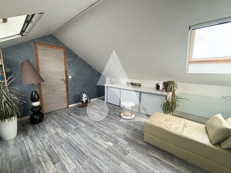 Maison - 200 m² - 4 pièces